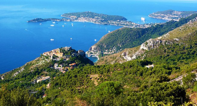 Vue sur la commune d’Eze et la presqu’île de Saint-Jean-Cap-Ferrat - Crédit photo : TANGI CORVELER